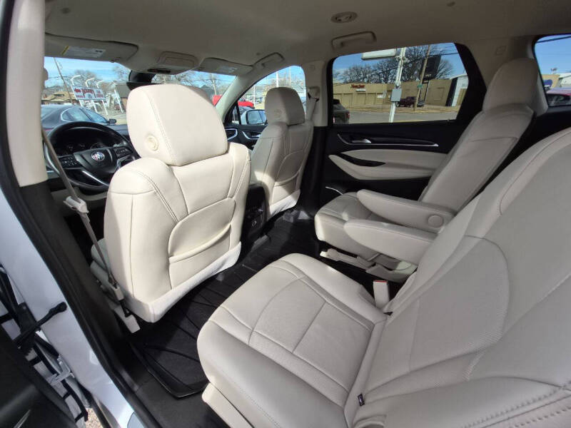 2023 Buick Enclave Essence