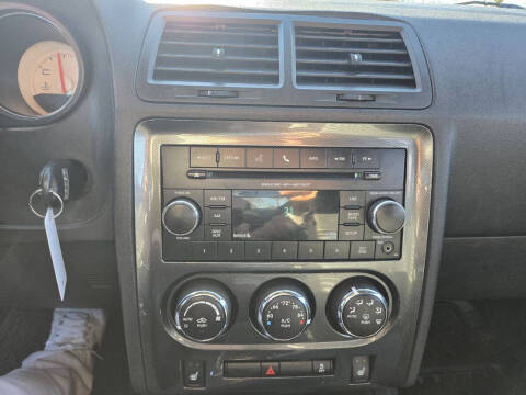 2013 Dodge Challenger SXT Plus