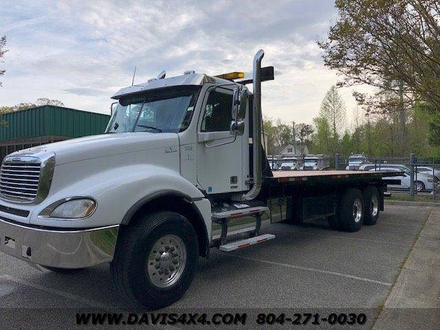 2003 Freightliner Columbia 120