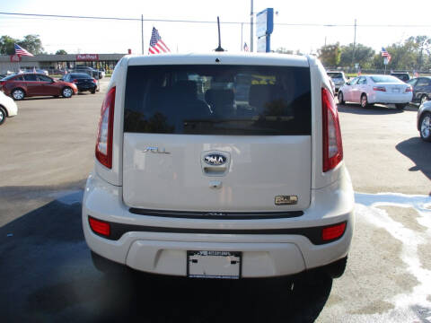 2012 Kia Soul +