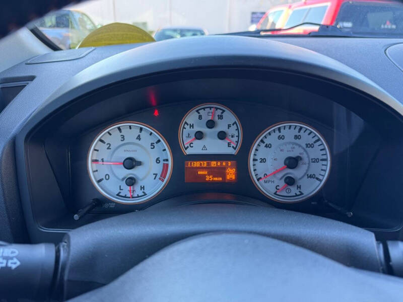 2012 Nissan Titan SV