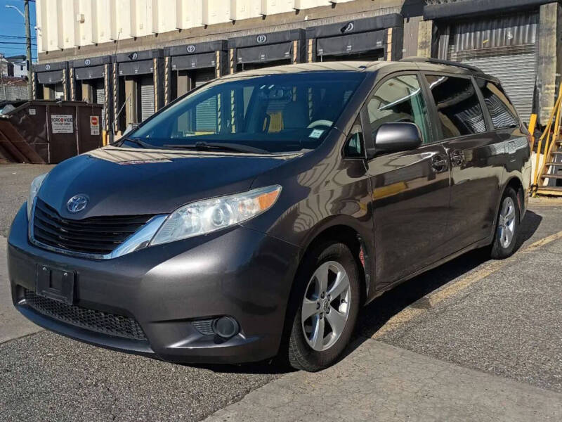 2012 Toyota Sienna