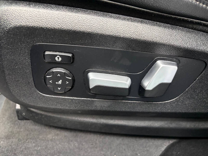 2021 BMW X6 sDrive40i