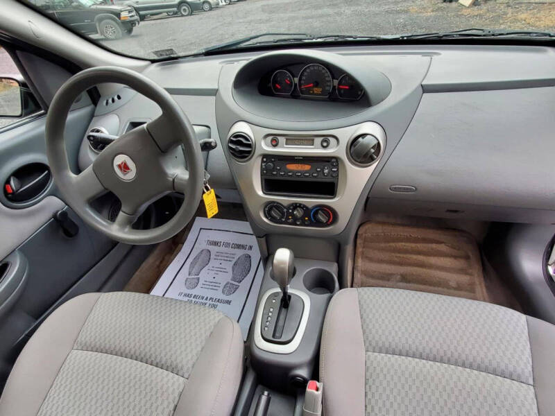 2005 Saturn ION 2 photo 10