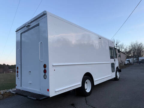 2020 Freightliner MT45 Chassis