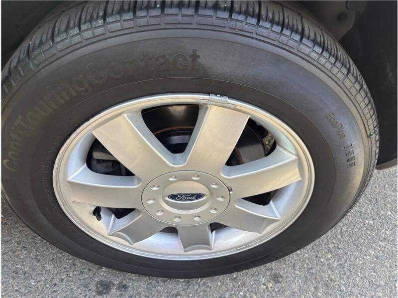 2005 Ford Freestyle SE