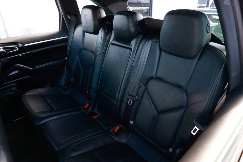 2014 Porsche Cayenne Platinum