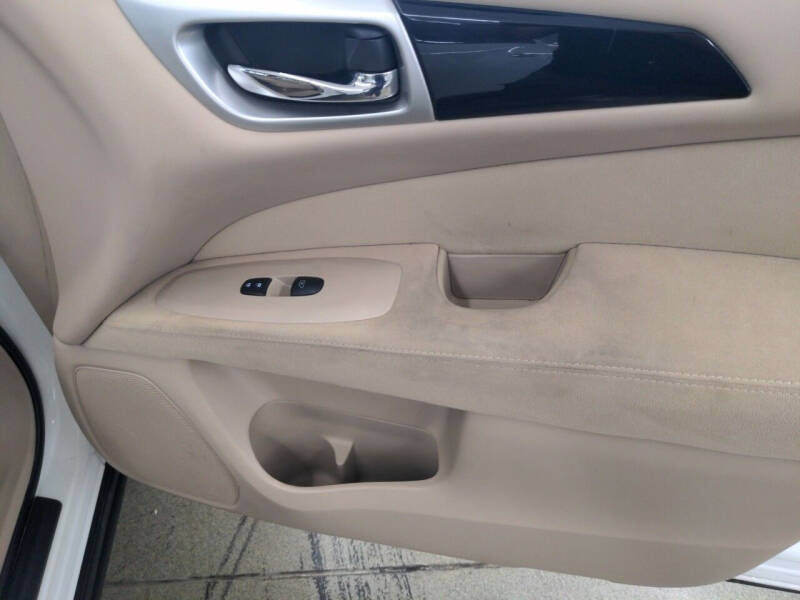 2013 Nissan Pathfinder SV