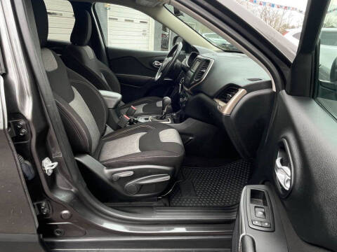 2016 Jeep Cherokee Sport Altitude