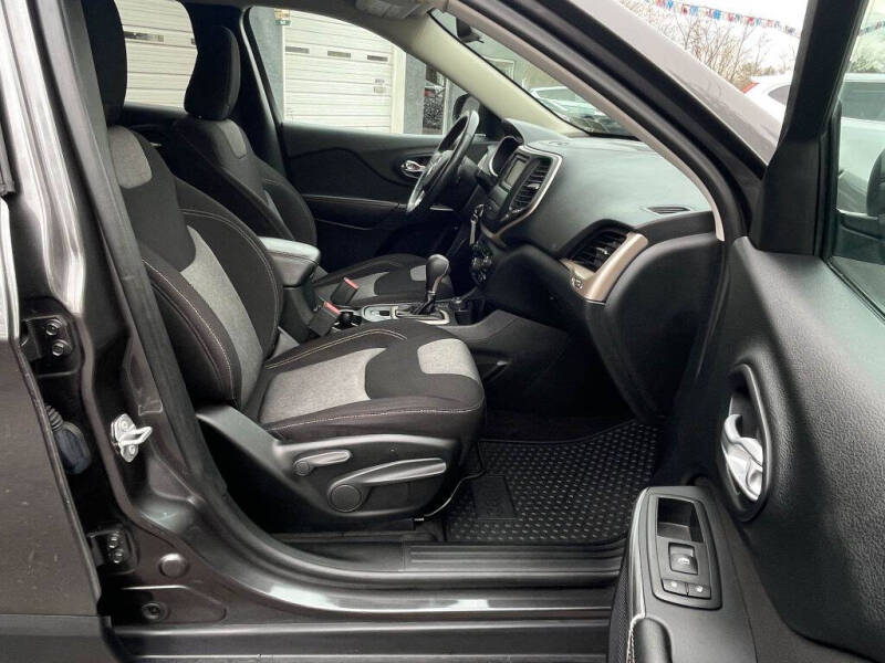 2016 Jeep Cherokee Sport Altitude