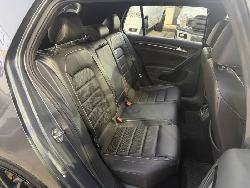 2018 Volkswagen Golf R 4Motion