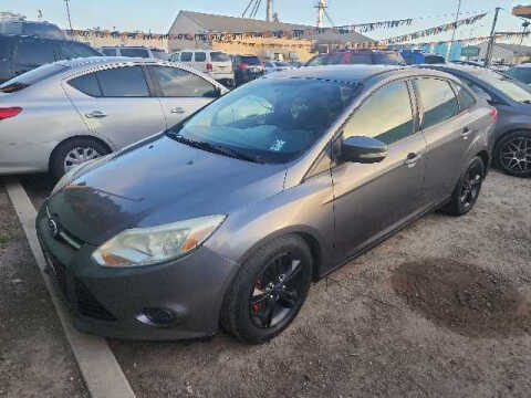 2014 Ford Focus for sale at Golden Coast Auto Sales in Guadalupe CA