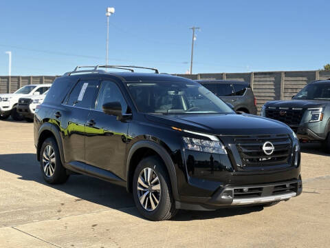 2025 Nissan Pathfinder SL