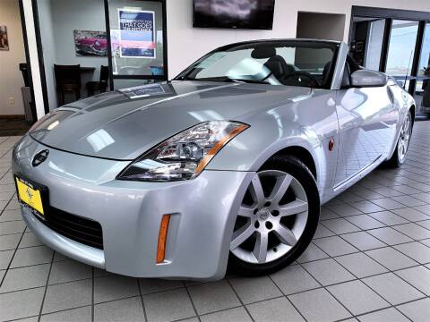 2004 Nissan 350Z for sale at SAINT CHARLES MOTORCARS in Saint Charles IL