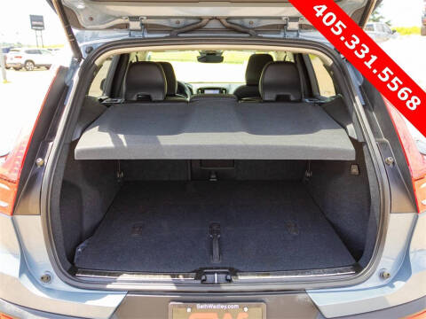 2023 Volvo XC40 B5 Plus Bright Theme