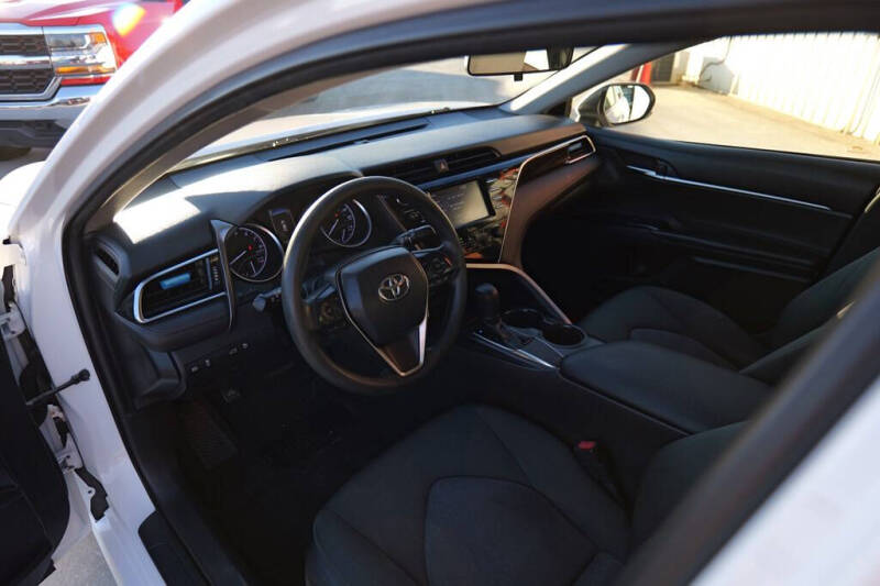 2018 Toyota Camry LE