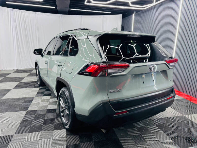 2021 Toyota RAV4 XLE