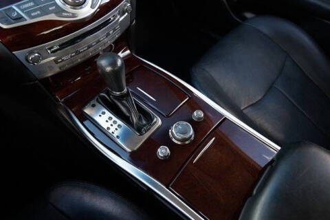 2017 Infiniti Q70 3.7