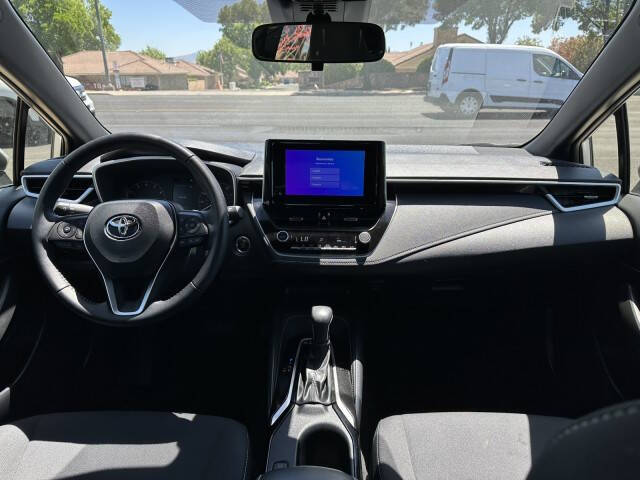 2025 Toyota Corolla Hatchback SE
