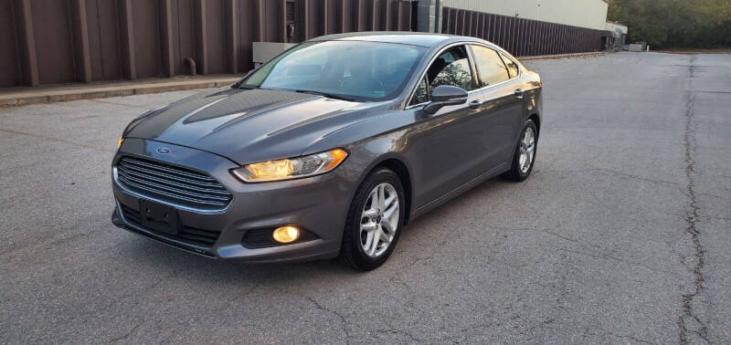 2014 Ford Fusion for sale at EXPRESS MOTORS in Grandview MO