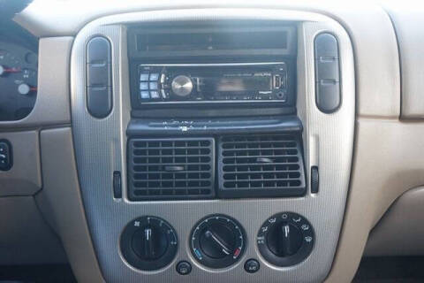 2004 Ford Explorer XLT