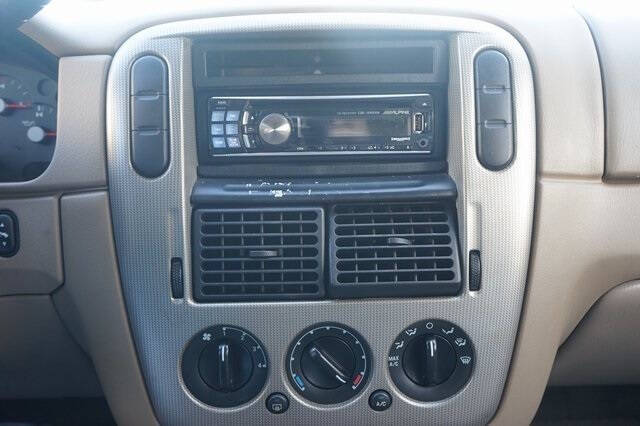 2004 Ford Explorer XLT