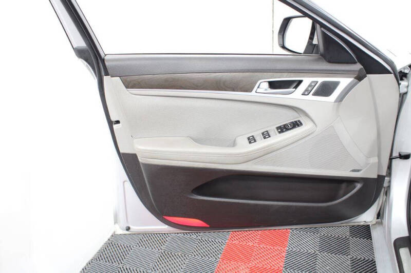 2015 Hyundai Genesis
