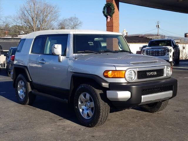 2007 Toyota FJ Cruiser for sale at Harveys South End Autos in Summerville GA