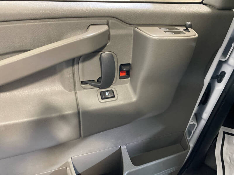 2025 Chevrolet Express 2500