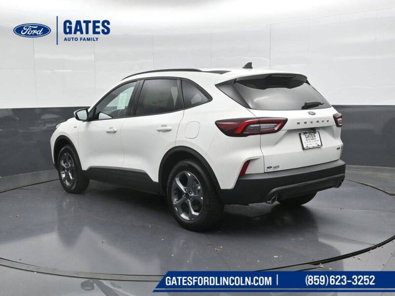 2026 Ford Escape Hybrid ST-Line Select