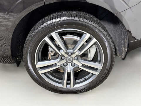 2021 Volvo XC60 T6 Momentum