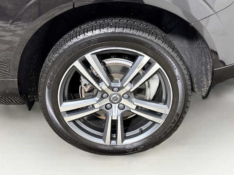 2021 Volvo XC60 T6 Momentum