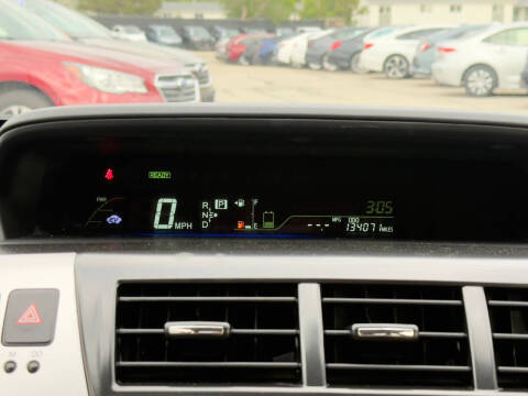 2013 Toyota Prius v Five