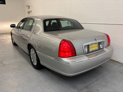 2006 Lincoln Town Car Signature Limited