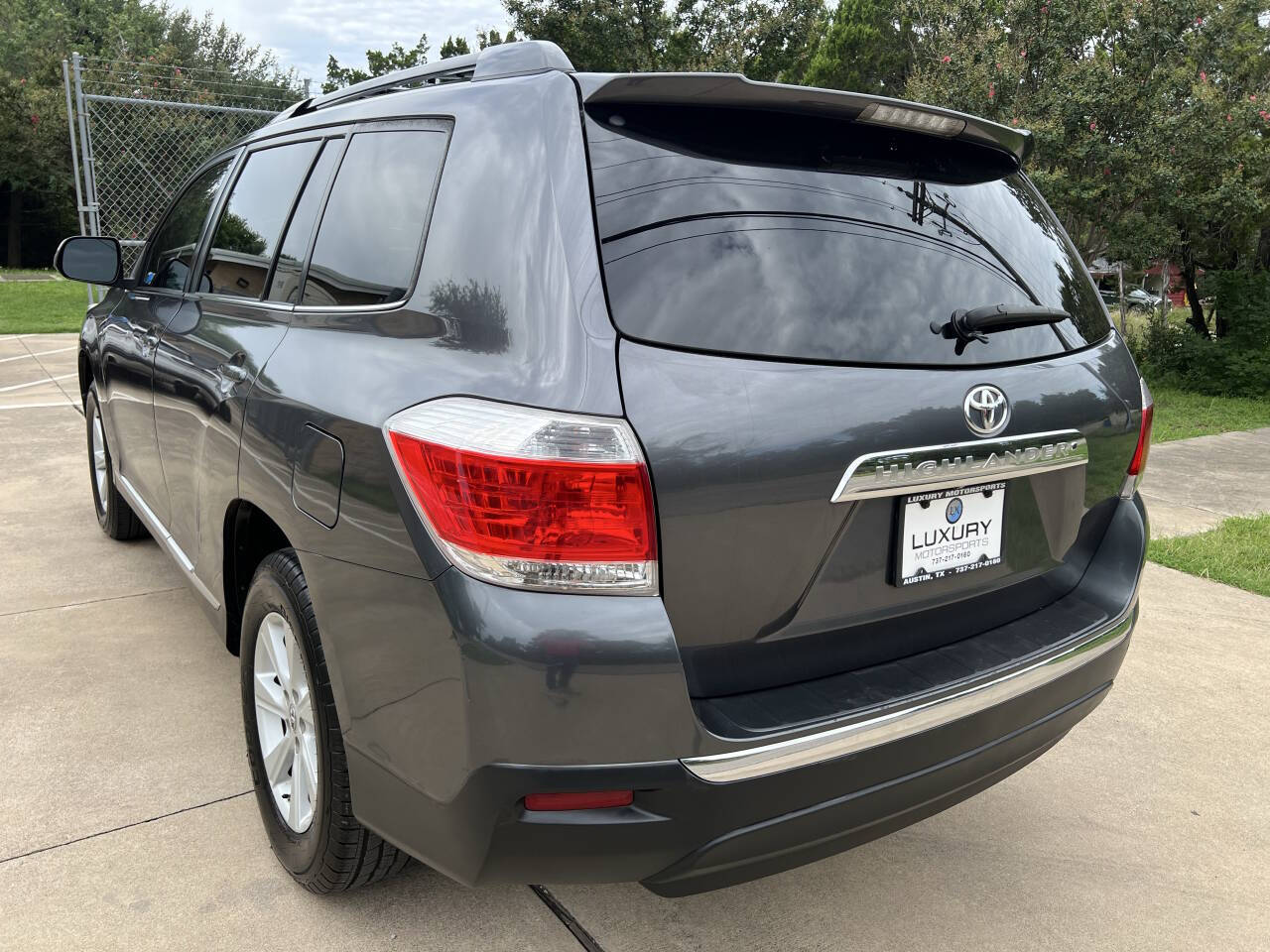 Used Car 2013 Toyota Highlander  Plus 4dr Suv (2.7l L4) For Sale Under $12,000 In Austin, Texas