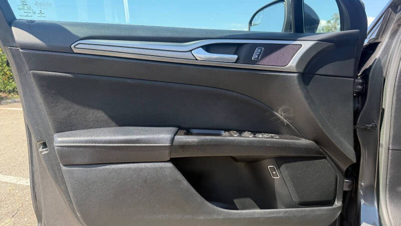 2017 Ford Fusion Hybrid SE