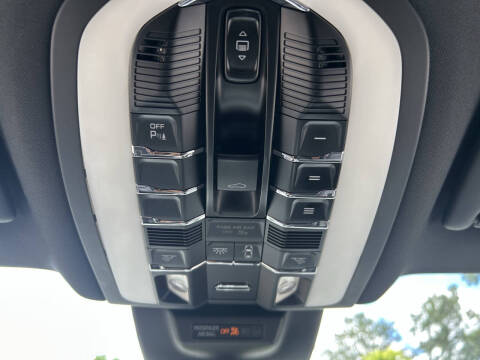2015 Porsche Macan S