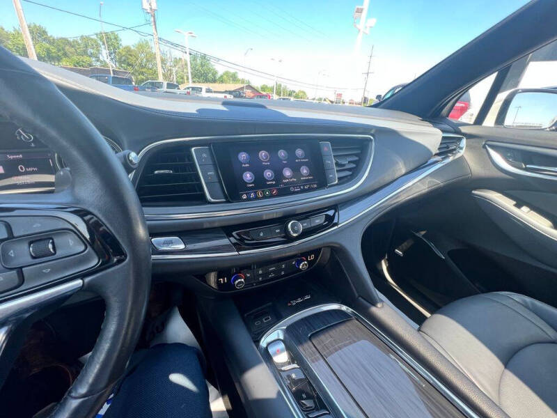 2023 Buick Enclave Essence
