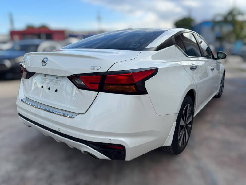 2021 Nissan Altima 2.5 SV