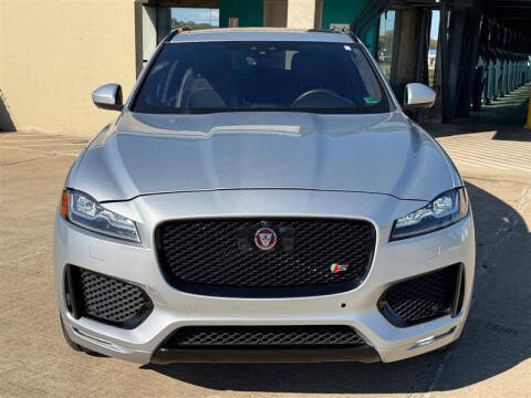 2019 Jaguar F-PACE S