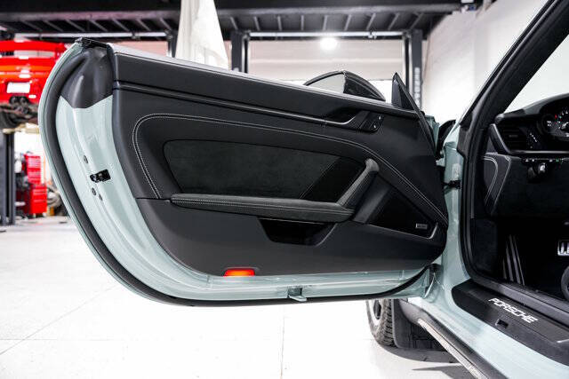 2023 Porsche 911 Dakar