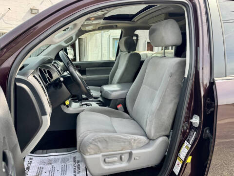 2013 Toyota Sequoia SR5