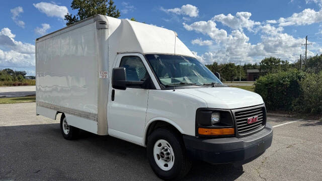 2014 GMC Savana Cutaway Work Van's photo