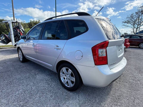 2009 Kia Rondo LX