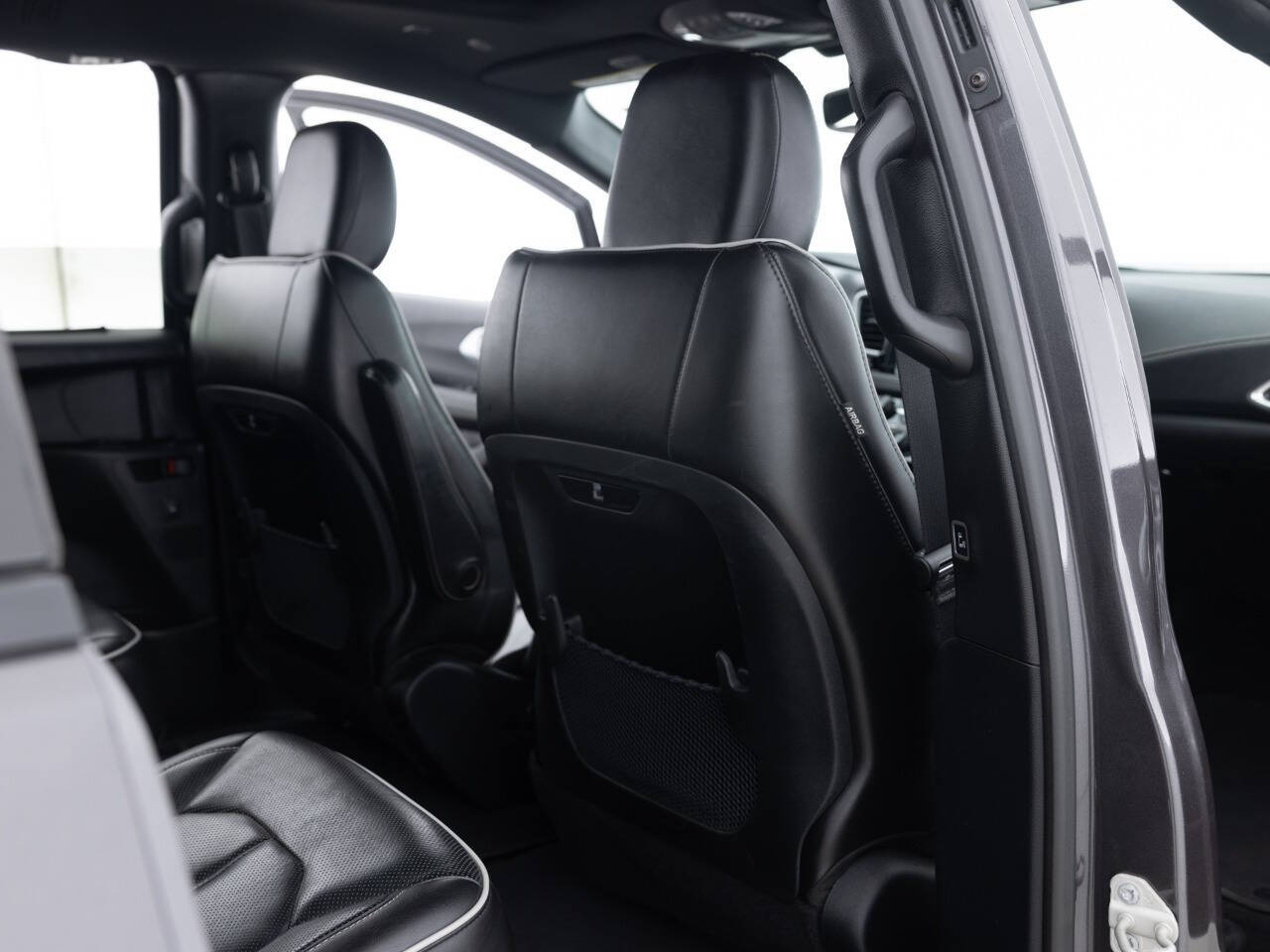 Used Car 2020 Chrysler Pacifica  Limited 4dr Mini Van For Sale Under $20,000 In Coal City, Illinois