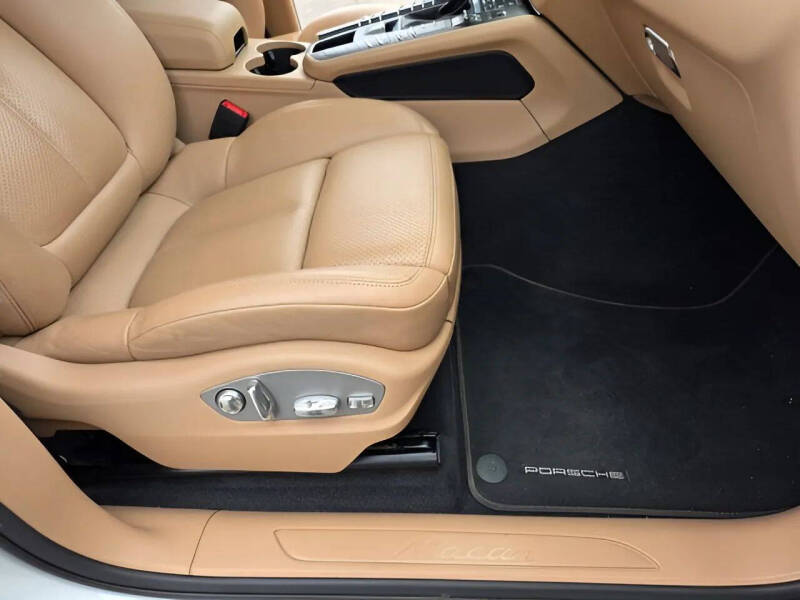 2020 Porsche Macan