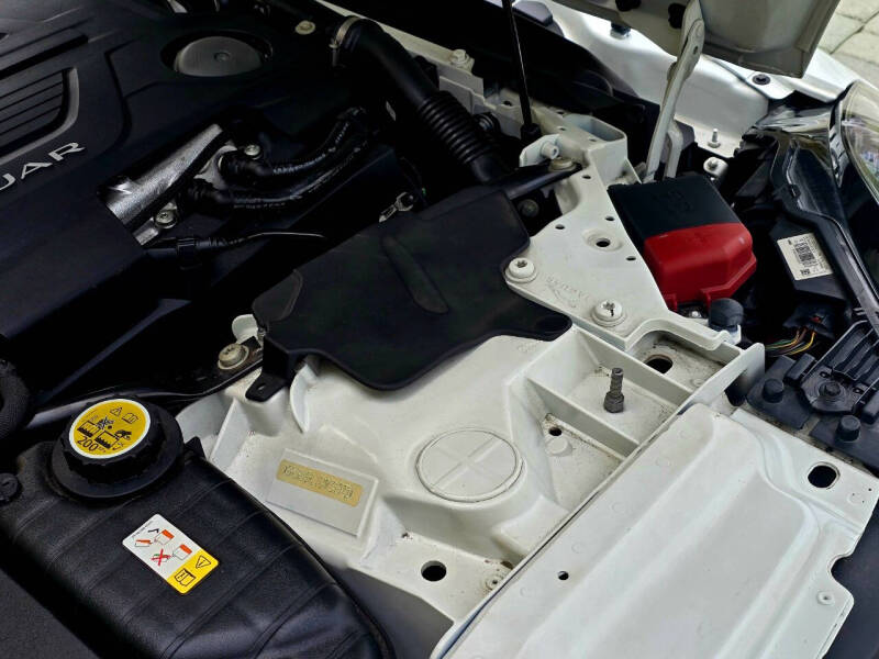 2016 Jaguar F-TYPE R