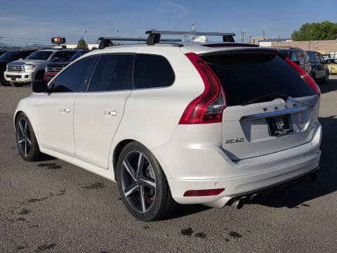 2016 Volvo XC60 T6 Drive-E R-Design Platinum