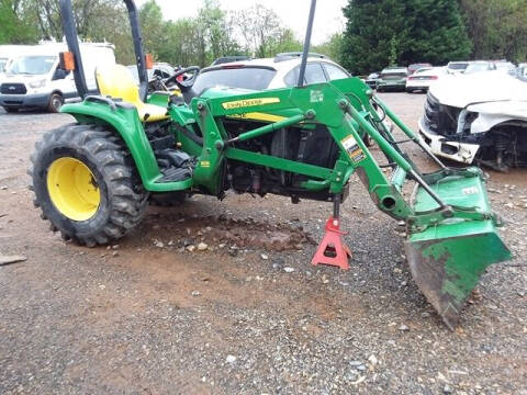 2014 John Deere 3032E 305
