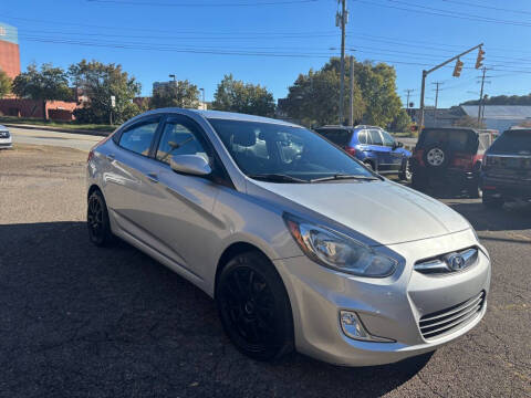 2012 Hyundai Accent GLS